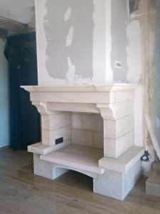 Cheminée Sur Mesure En Pierre D'Estaillade